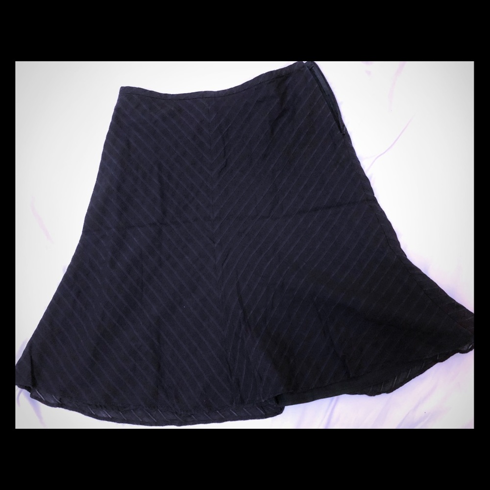 Midi-skirt (chevron pattern + black)